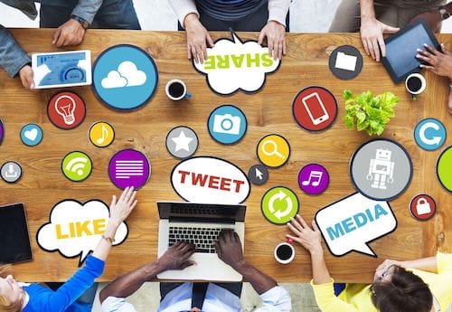 Why is LinkedIn the fastest growing professional social network? 1 senioroutlooktoday.com IMG copy