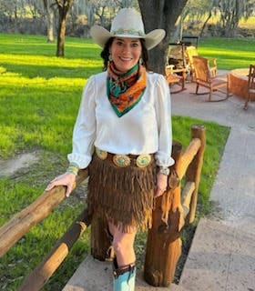 CG in new hat band and belt